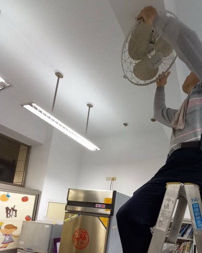 台中教室清潔, 台中學校清潔, 台中幼兒園清潔, 台中辧公室清潔, 台中店面清潔, 台中社區清潔, 台中駐點清潔, 台中清潔公司, 台中居家清潔, 台中工廠清潔, 台中空屋清潔, 台中套房清潔, 
	台中裝潢細清, 台中環境消毒, 台中搬家前後清潔, 台中交屋前後清潔, 台中清洗洗衣機, 台中清洗冷氣, 台中清潔冷氣